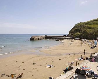 Stylish Boatshed with Sea Views Private Parking - St. Austell - Strand