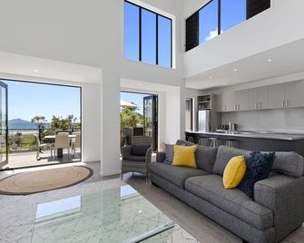 Harnifin - Langs Beach Holiday Home - Waipu - Sala de estar