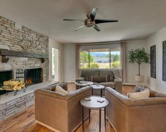 @ Marbella Lane - Eccentric 4br Modern Ranch Home - Reno - Living room