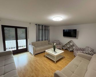 Restaurant Motel Friesdorfer Hof - Bonn - Sala de estar