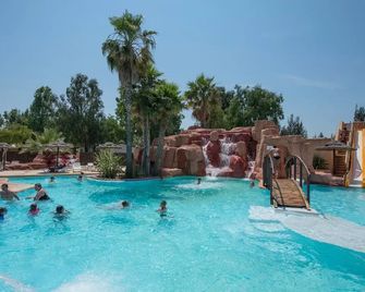 Camping Club Tikayan Les Palmiers - Hyères - Pool