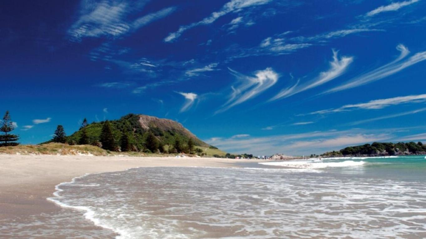 Pacific Coast Lodge and Backpackers