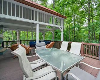 Red Roof Cottage On Lake Lanier - Lake Front - Sleeps 8 - Dawsonville - Balkón