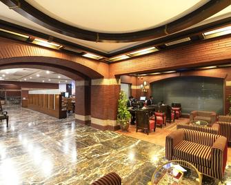 Hotel One Faisalabad - Faisalābād - Lobby