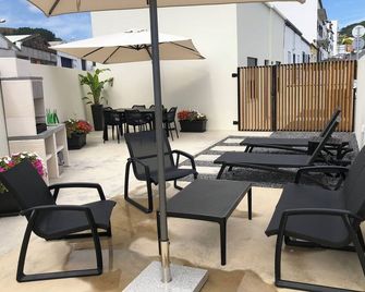Cozy house for a comfortable and peaceful stay. Perfect Location! - Ponta Delgada - Patio