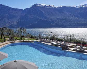 Hotel Atilius - Limone sul Garda - Pool