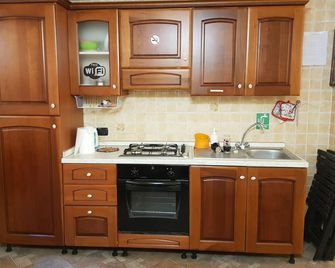 Beach House - Seaview & Roman Apartments - Anzio - Küche