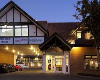 Champers Motor Inn - לוור האט - בניין