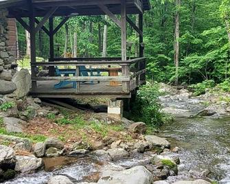 The Black Bear Lodge - Bedford