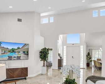 The Grand Luxe 8br Villa W Pool And Basketball - Southwest Ranches - Lobby