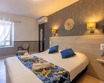 Hotel Pontet - Meyrals - Schlafzimmer