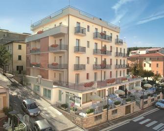 Hotel Monica - Chianciano Terme - Gebäude