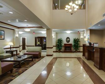 Holiday Inn Express & Suites Moultrie By IHG - Moultrie - Lobby