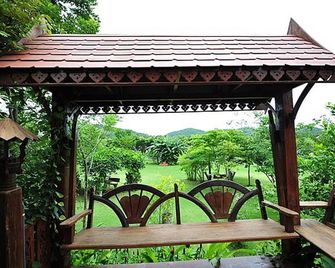 Baan Suan Rojjana - Muak Lek - Patio