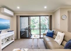 30 Bay Parklands - Nelson Bay - Living room