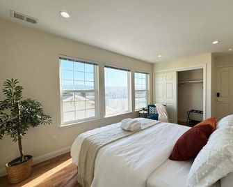 Stunning House in South SF - South San Francisco - Bedroom