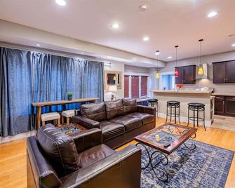 Downtown Adobe - 3 bedroom - Albuquerque