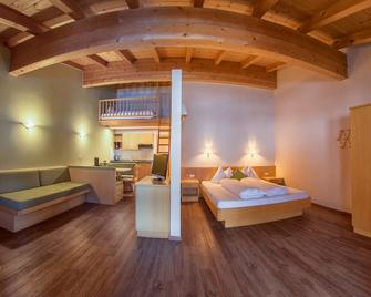 Mountain Living Apartments - St. Valentin auf der Haide - Schlafzimmer