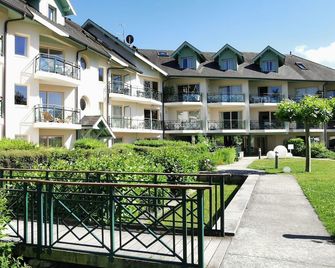 la baie des voiles ,vue lac d'Annecy ,plage privée - Duingt - Toà nhà