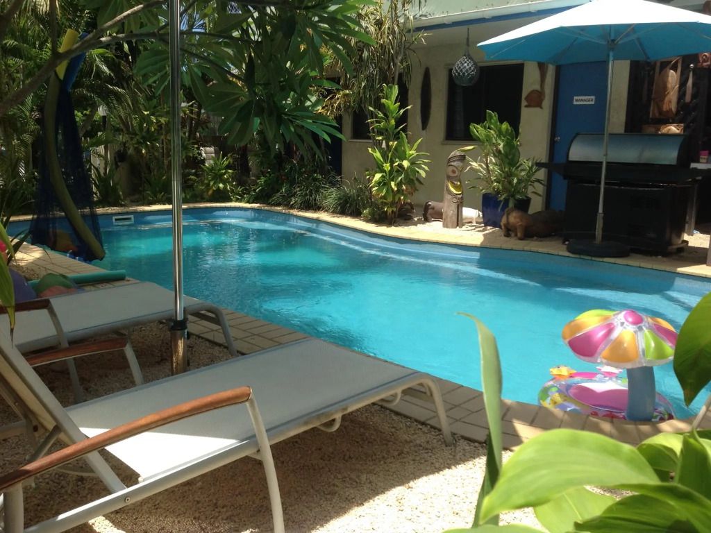 ترافيلرز بادجيت موتل - بورت فيلا - حوض السباحة