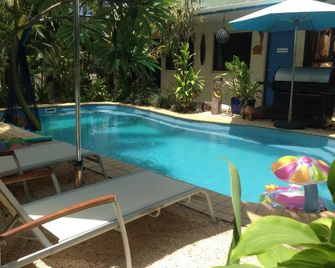 Travellers Motel Vanuatu - Port Vila - Pool