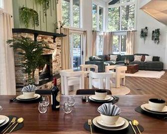 Verde Vista - Steam Shower - Theatre - Ping-Pong - Fairmont Hot Springs - Dining room