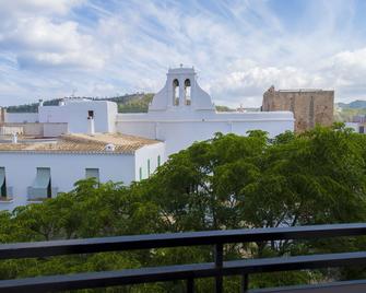 Apartamentos Tramuntana - Ibiza - Balcony