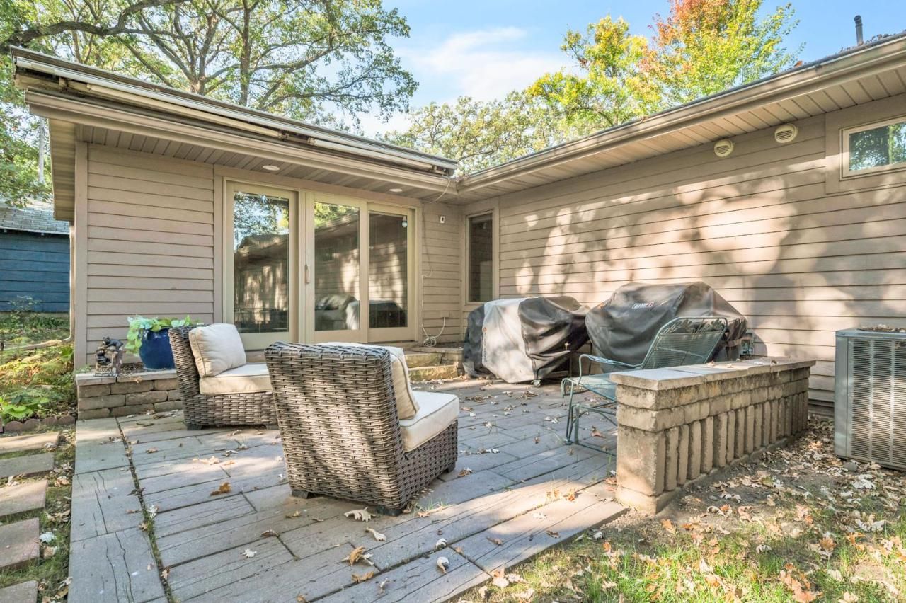 1202 Dakota Dr