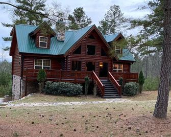 Book now for a spring or summer trip - Connelly Springs - Edificio