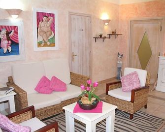 Hotel Tabby - Golfo Aranci - Olohuone