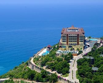 Utopia World Hotel - الانيا