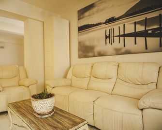 Belsun Boutique Hotel - Beldibi - Living room