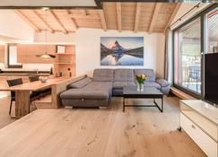 Haus Beta - with a spectacular and sunny view of the Matterhorn. - Zermatt - Living room