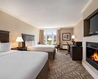 Ramada by Wyndham Cornwall - Cornwall - Schlafzimmer