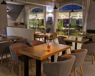 Family Hotel Saga - Ravda - Restaurace