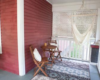 Discover the Beauty of TN from Eclectic Comfort - McMinnville - Balcón