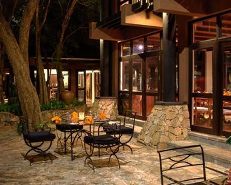 The Deer Park Hotel - Giritale - Patio