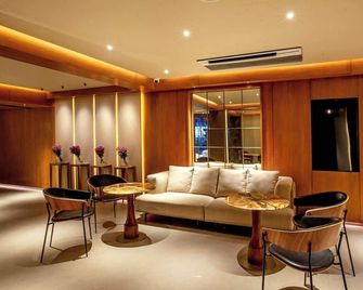 Purple Elephant Luxury Business Hotel - Kochi - Lounge