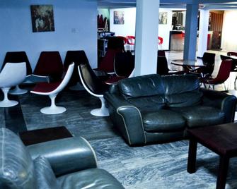 Aes Luxury Apartments Abuja - Abuja - Lounge