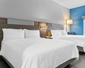 Holiday Inn Express & Suites Detroit North - Roseville By IHG - Roseville - Slaapkamer