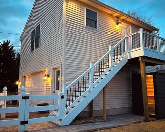 Cozy One-Bedroom Loft Above Garage in Elizabethtown with Sauna - Elizabethtown - Gebouw
