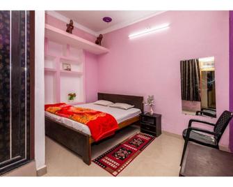 Shree Ram Homestay - Orchha - Bedroom