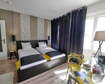 L'aparthoteL LhL - Dijon - Bedroom