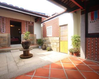Longmen Inn Bed and Breakfast - Jinning Township - Vista del exterior