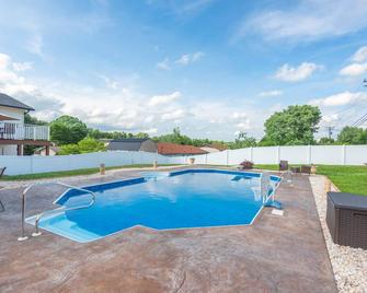 Knoxville Eden East - Powell - Pool