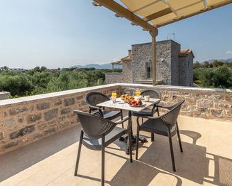 Efmar Exclusive Residences - Γύθειο - Μπαλκόνι