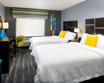 Your Peaceful Mountain Escape! Free Breakfast, Indoor Pool, Free Parking! - Glenwood Springs - Bedroom