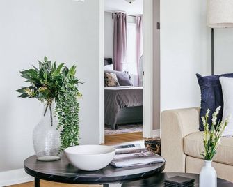 Charming & Cozy Getaway - A Heroic Stay Awaits! - Homewood