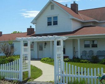 The Feathered Star Bed And Breakfast - Egg Harbor - Gebouw