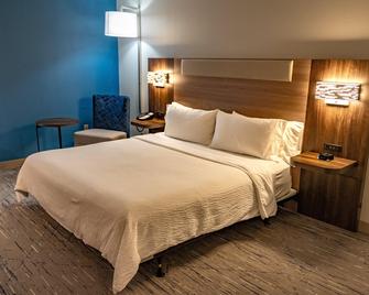 Holiday Inn Express Hotel & Suites West Chester, An IHG Hotel - West Chester - Slaapkamer